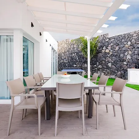 בית נופש Royal New Private Amazing Pool!