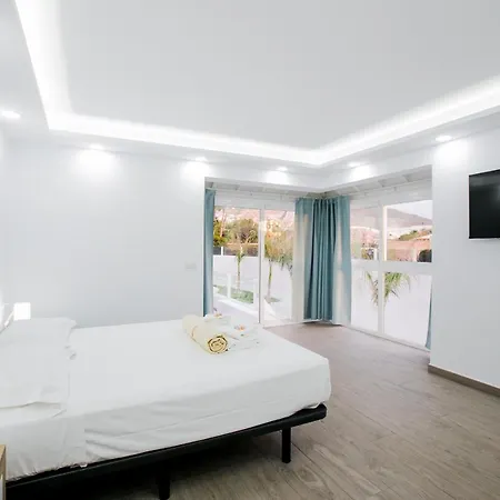 בית נופש Royal New Private Amazing Pool! אדחה